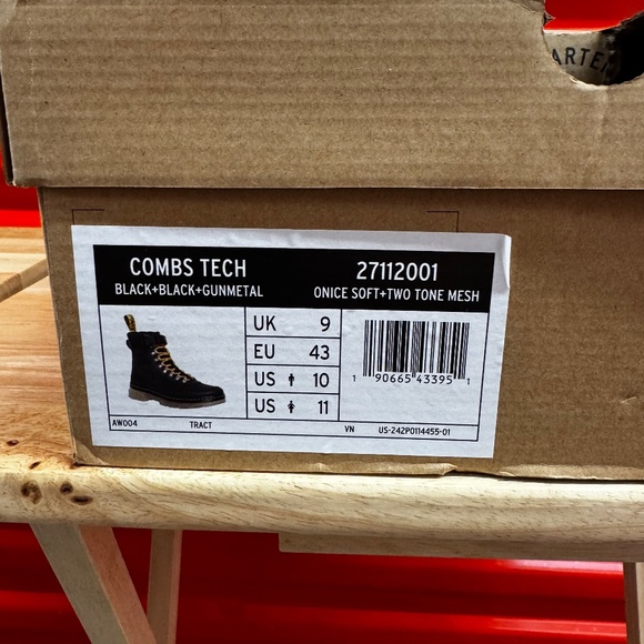 Dr. Martens Combs Tech main image 5